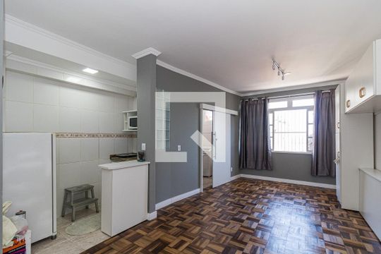 Sala/Quarto de kitnet/studio para alugar com 1 quarto, 45m² em Centro Histórico, Porto Alegre