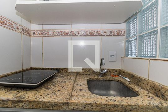 Cozinha de kitnet/studio para alugar com 1 quarto, 45m² em Centro Histórico, Porto Alegre
