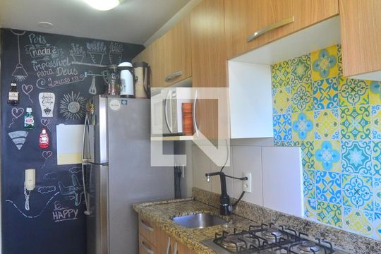 Cozinha de apartamento à venda com 2 quartos, 51m² em Estância Velha, Canoas