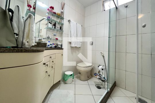 Banheiro do Quarto 1 de apartamento à venda com 4 quartos, 130m² em Perdizes, São Paulo