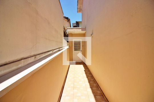 Corredor de casa para alugar com 2 quartos, 140m² em Nova Petrópolis, São Bernardo do Campo