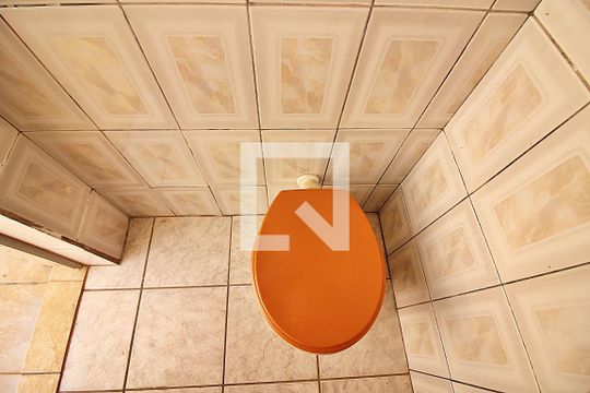 Banheiro de serviço de casa para alugar com 2 quartos, 140m² em Nova Petrópolis, São Bernardo do Campo
