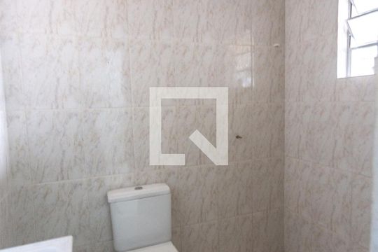 Banheiro suíte 1 de casa à venda com 3 quartos, 280m² em Baeta Neves, São Bernardo do Campo