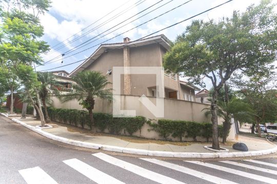 Fachada de casa para alugar com 3 quartos, 386m² em Parque dos Passaros, São Bernardo do Campo