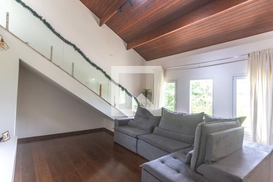 Casa para alugar com 3 quartos, 386m² em Parque dos Passaros, São Bernardo do Campo