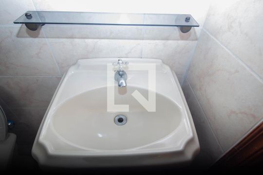 Banheiro de apartamento para alugar com 1 quarto, 20m² em Jardim Cidade Pirituba, São Paulo