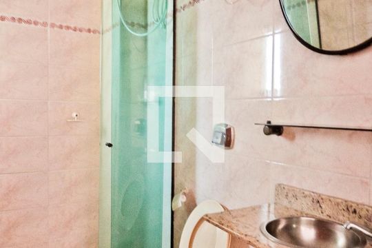 Banheiro de kitnet/studio para alugar com 1 quarto, 20m² em Jardim Cidade Pirituba, São Paulo