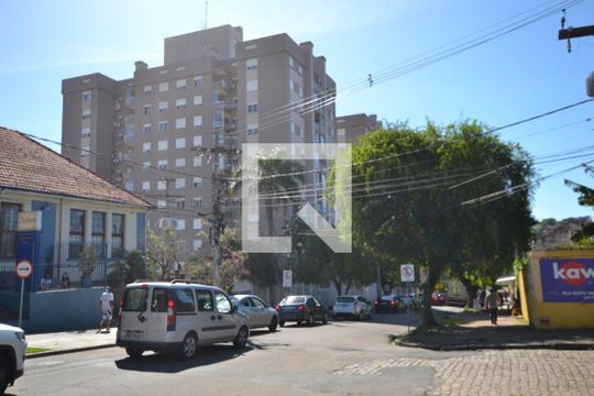 Fachada de apartamento para alugar com 2 quartos, 51m² em Teresópolis, Porto Alegre
