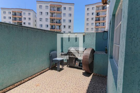 Quintal de casa à venda com 3 quartos, 125m² em Cidade São Francisco, São Paulo