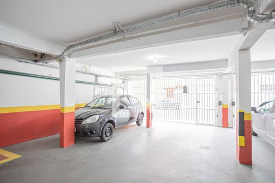 Garagem de apartamento para alugar com 2 quartos, 100m² em Vila Sul Americana, Carapicuíba