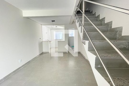 Sala de casa à venda com 2 quartos, 65m² em Planalto, Belo Horizonte