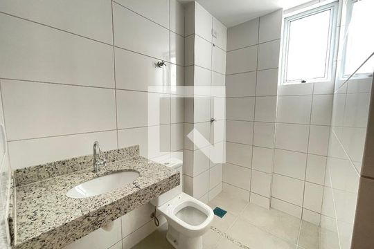 Banheiro de apartamento à venda com 3 quartos, 80m² em Nova Suissa, Belo Horizonte