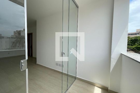 Vista Sala de apartamento à venda com 3 quartos, 80m² em Nova Suissa, Belo Horizonte