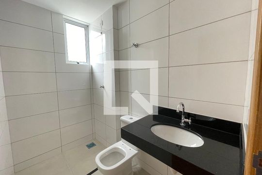 Banheiro de apartamento à venda com 3 quartos, 80m² em Nova Suissa, Belo Horizonte