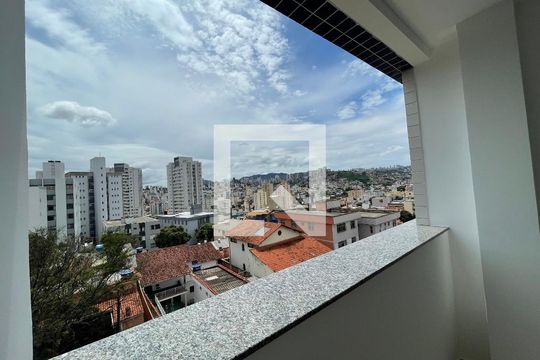 Vista Sala de apartamento à venda com 3 quartos, 80m² em Nova Suissa, Belo Horizonte
