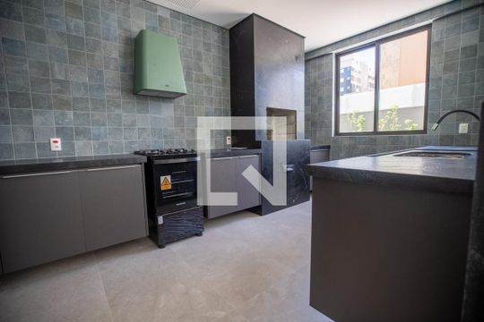 Apartamento à venda com 4 quartos, 130m² em Funcionários, Belo Horizonte
