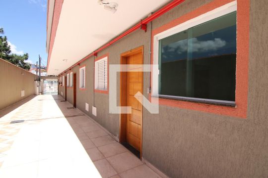 Entrada de apartamento à venda com 2 quartos, 48m² em Vila Guilhermina, São Paulo