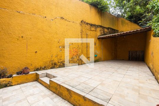 Quintal de casa para alugar com 3 quartos, 130m² em Vila Madalena, São Paulo