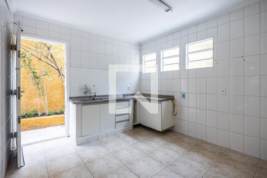 Cozinha de casa para alugar com 3 quartos, 130m² em Vila Madalena, São Paulo