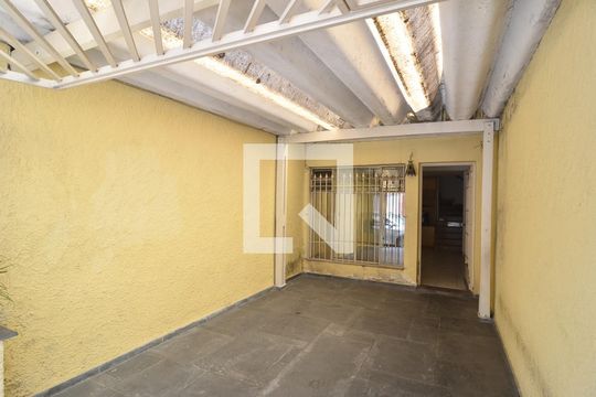 Garagem de casa à venda com 2 quartos, 100m² em Vila Guarani (zona Sul), São Paulo