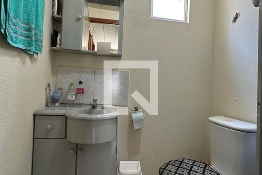 Banheiro de apartamento à venda com 2 quartos, 60m² em Rio dos Sinos, São Leopoldo