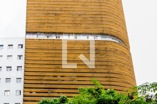 Fachada de apartamento para alugar com 1 quarto, 38m² em República, São Paulo