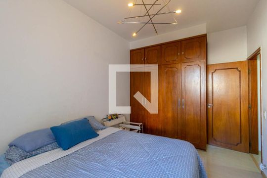 Suíte 1 de casa à venda com 4 quartos, 285m² em Vila Monumento, São Paulo