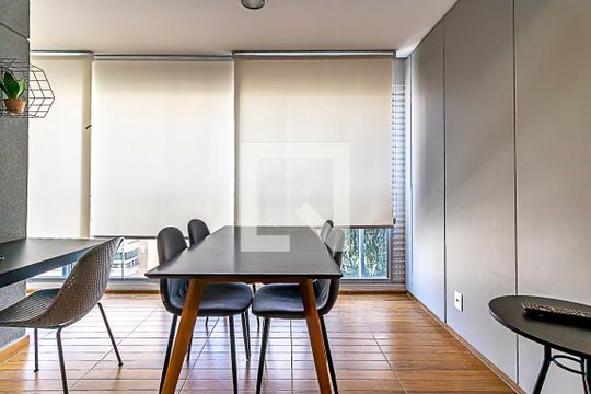 Varanda de kitnet/studio para alugar com 1 quarto, 41m² em Indianópolis, São Paulo