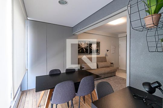 Varanda de kitnet/studio para alugar com 1 quarto, 41m² em Indianópolis, São Paulo