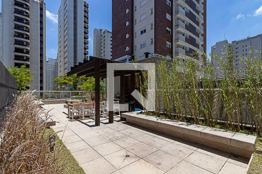 Área comum do prédio de kitnet/studio para alugar com 1 quarto, 41m² em Indianópolis, São Paulo