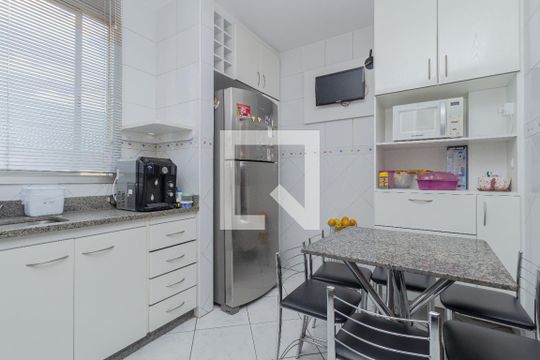 Cozinha de apartamento à venda com 4 quartos, 175m² em Boa Vista, Belo Horizonte