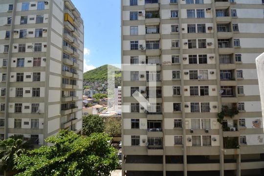 Vista do Quarto 1 de apartamento para alugar com 2 quartos, 66m² em Praça Seca, Rio de Janeiro