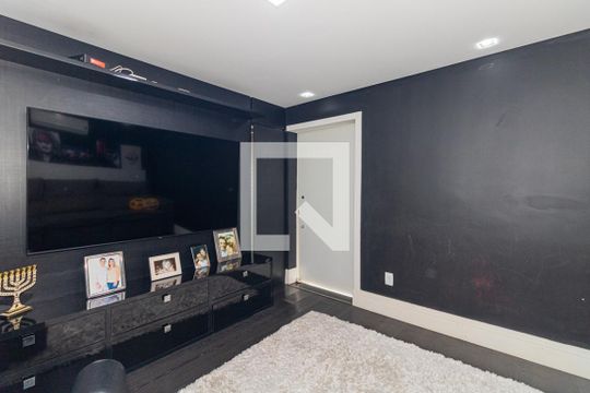 Sala de TV de casa de condomínio à venda com 5 quartos, 500m² em Jardim Guapira, São Paulo