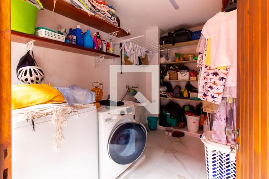 Área de Serviço de casa à venda com 3 quartos, 320m² em Vila Libanesa, São Paulo