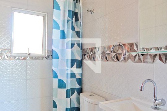 Banheiro de apartamento para alugar com 1 quarto, 35m² em Vila Zulmira, São Paulo