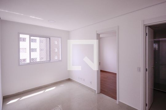 Apartamento para alugar com 2 quartos, 37m² em Jardim Santa Emília, São Paulo