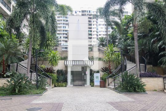 Fachada de apartamento para alugar com 2 quartos, 70m² em Jacarepaguá, Rio de Janeiro