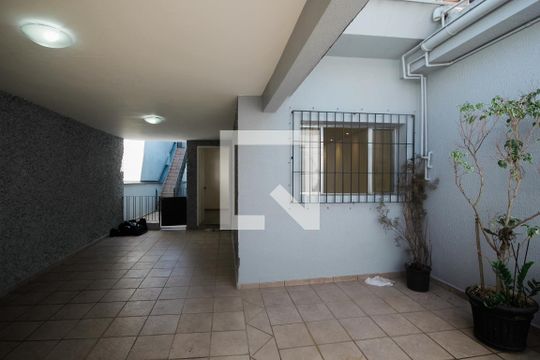 Garagem de casa à venda com 2 quartos, 147m² em Vila Santo Estéfano, São Paulo