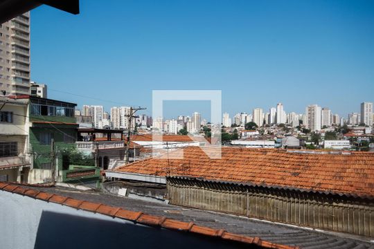 Quintal - Vista de casa à venda com 2 quartos, 147m² em Vila Santo Estéfano, São Paulo