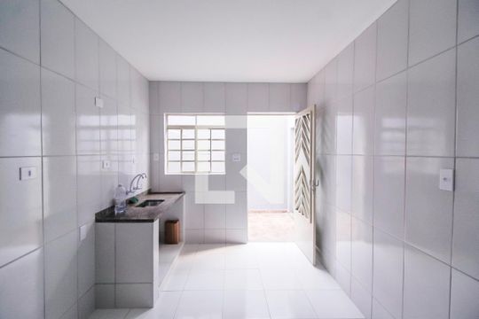 Cozinha de casa para alugar com 2 quartos, 119m² em Vila Ema, São Paulo