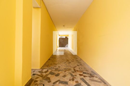 garagem de casa à venda com 2 quartos, 180m² em Vila Fachini, São Paulo