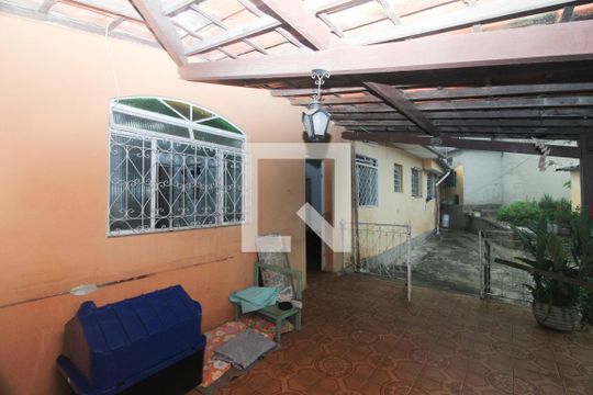 Quintal de casa à venda com 3 quartos, 268m² em Santa Ines, Belo Horizonte