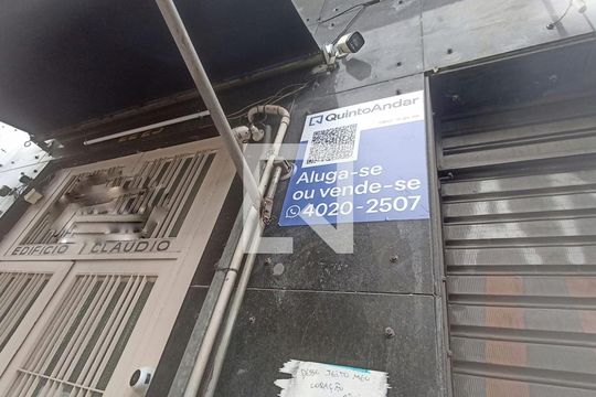 placa de apartamento para alugar com 2 quartos, 65m² em Consolação, São Paulo