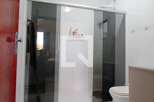Banheiro da Suíte 1 de casa à venda com 3 quartos, 269m² em Jardim Monte Alegre, Taboão da Serra