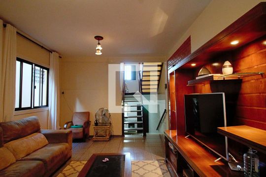 Casa à venda com 3 quartos, 269m² em Jardim Monte Alegre, Taboão da Serra