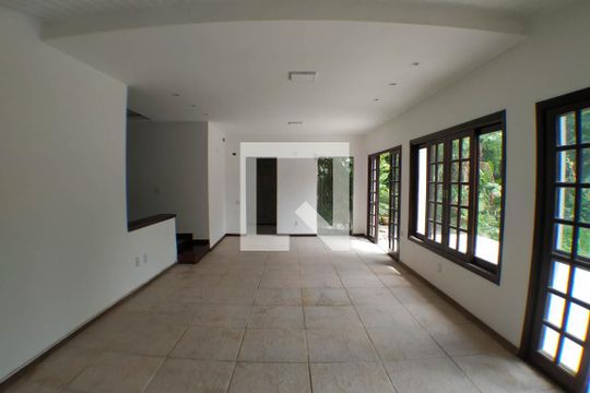 Sala 1 de casa à venda com 6 quartos, 2700m² em Maceió, Niterói