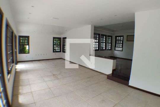 Sala 1 de casa à venda com 6 quartos, 2700m² em Maceió, Niterói