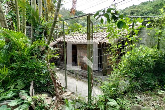 Canil de casa à venda com 6 quartos, 2700m² em Maceió, Niterói