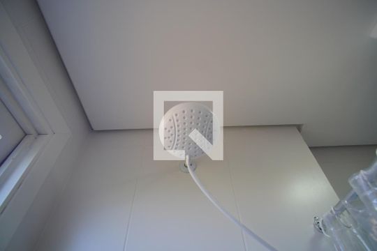 Banheiro de kitnet/studio à venda com 1 quarto, 25m² em Pátria Nova, Novo Hamburgo