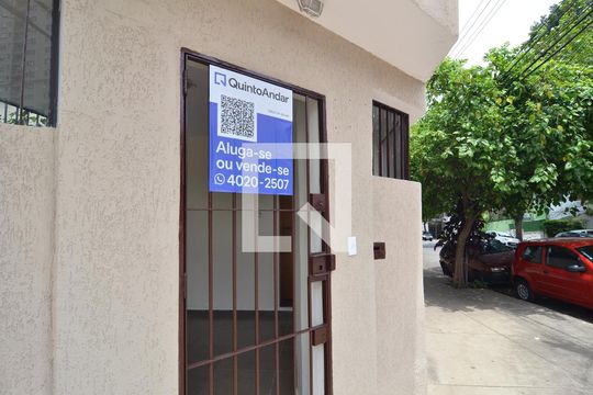 Fachada de casa à venda com 2 quartos, 160m² em Vila Mariana, São Paulo